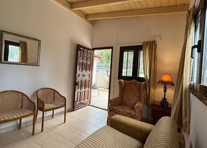 Athina's 3* Rethymnon